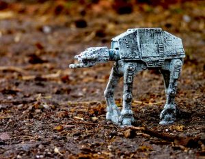 Maioria dos geeks é homem. Boa parte deste público costuma gostar de filmes como os das franquias Star Wars e Marvel, entre outros, e também de todos os produtos de merchandising que os envolvem