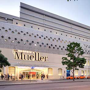 Fachada do Shopping Mueller, em Curitiba.