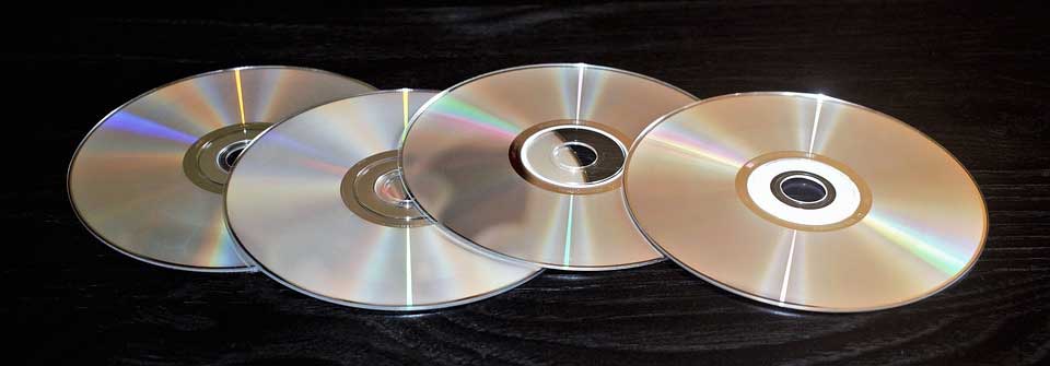 Linguagem binária (digital): o CD-ROM foi desenvolvido em 1985